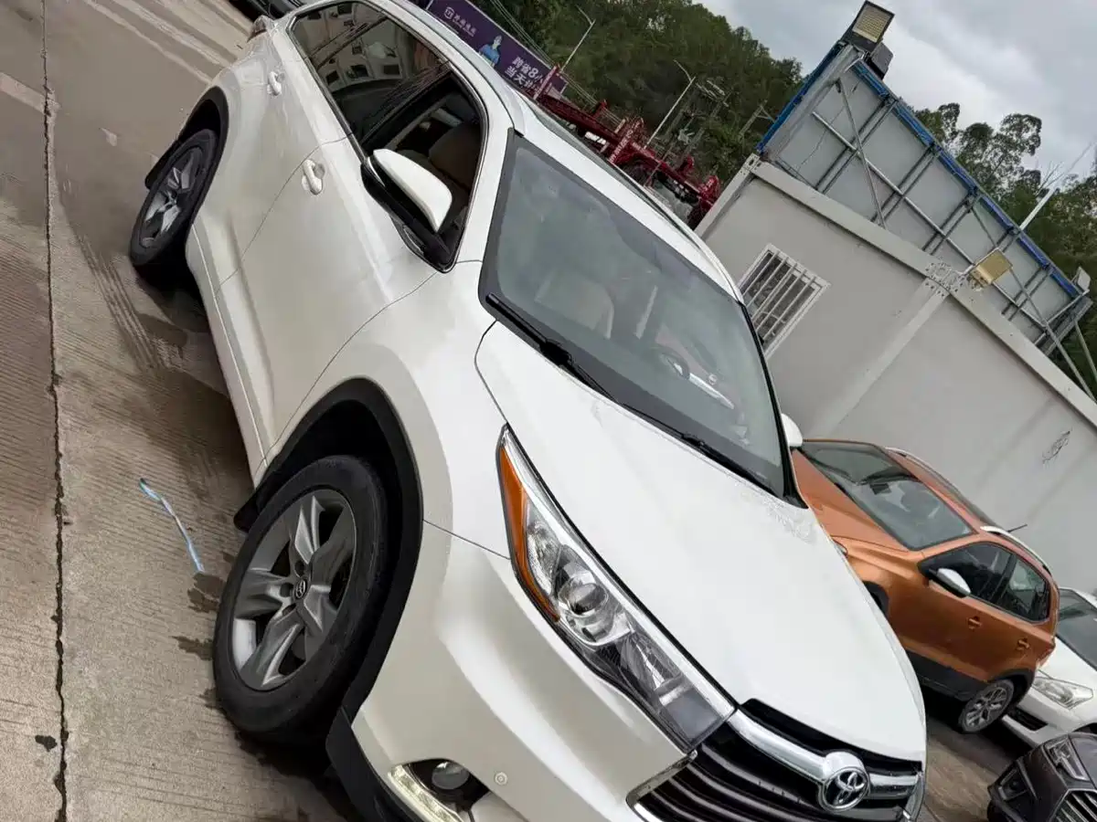 Toyota Highlander 2015 2.0T AWD Luxury Navigation Edition 7-seater фото 3