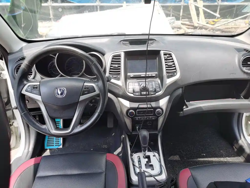 Photo 5 - Changan Eado XT
