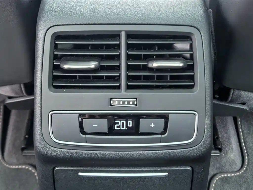 Audi A4L 2024 40 TFSI quattro RS Kit Speed Edition фото 11