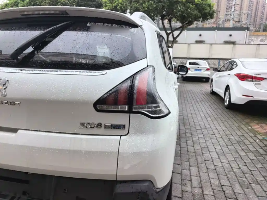 Peugeot 3008 2017 2016 1.6THP Automatic Classic Edition