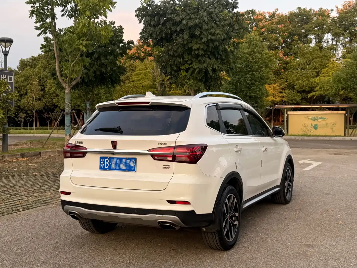 Roewe RX5 2016 2016 30T 4WD Automatic Internet Premium Edition