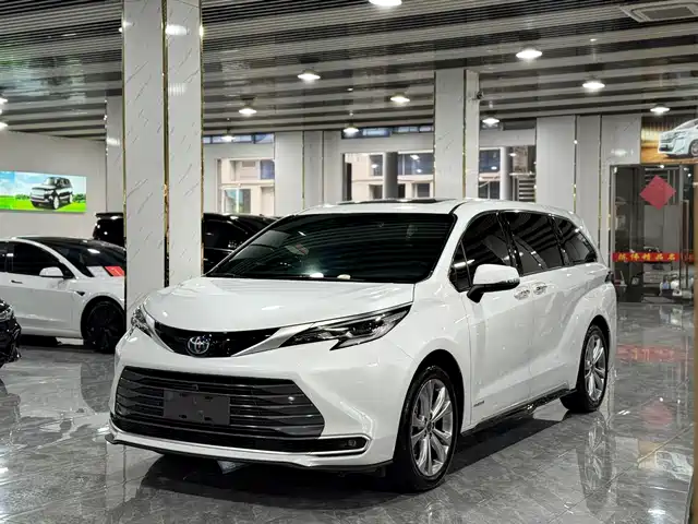 Toyota Sienna 2024 2.5L Hybrid Ultimate Premium Edition