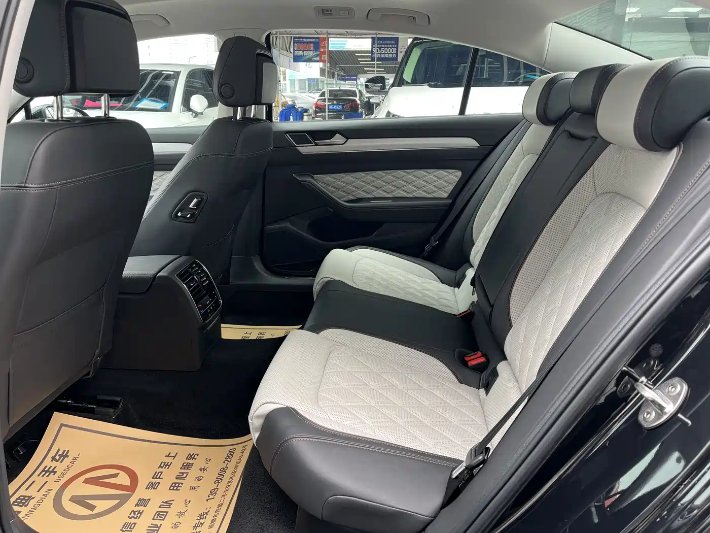 Volkswagen Magotan 2023 Model 2 Million Commemorative Edition 330TSI DSG Luxury фото 6