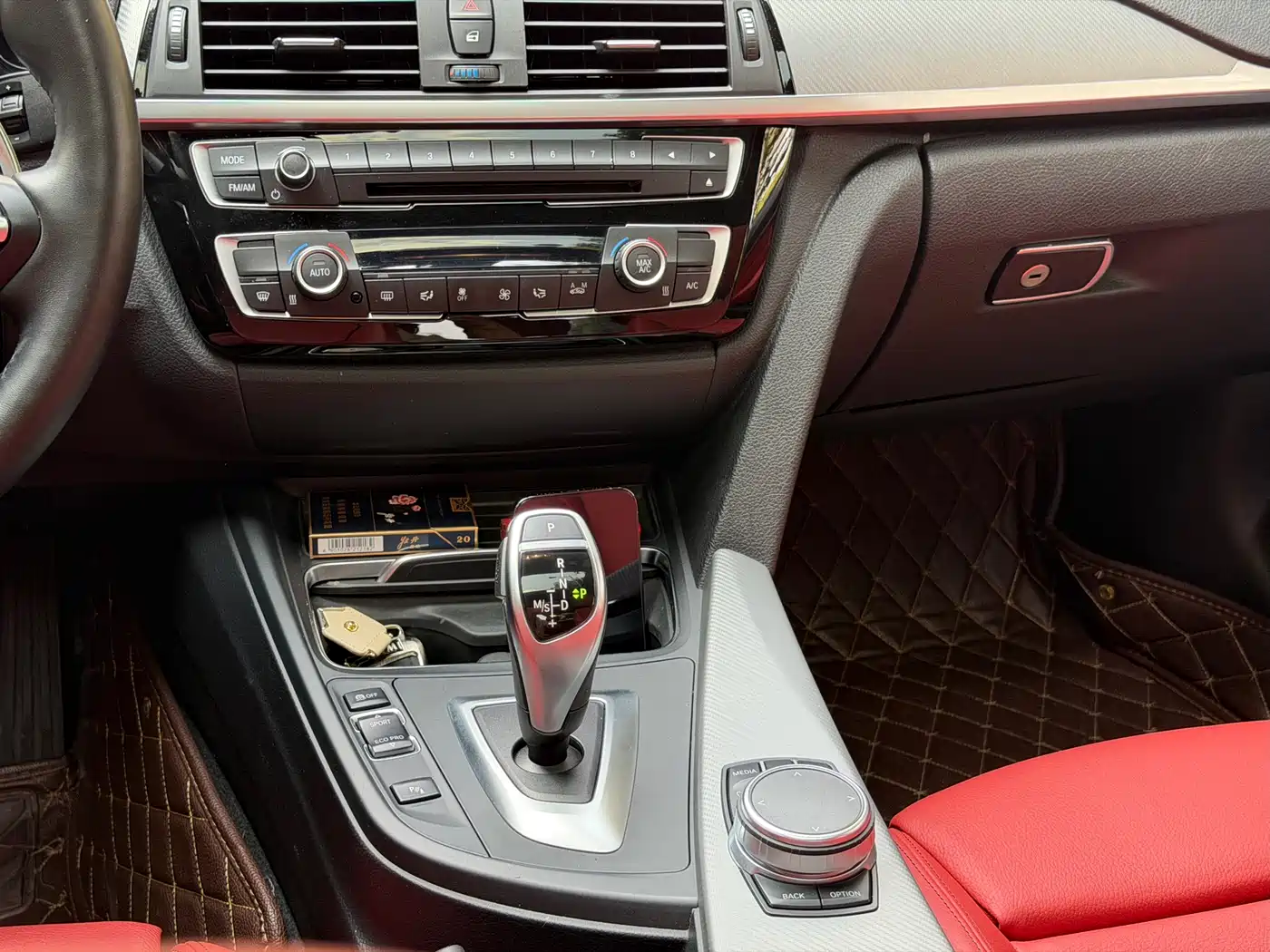 BMW 3 Series 2019 320i M Sport Black Night Edition фото 9