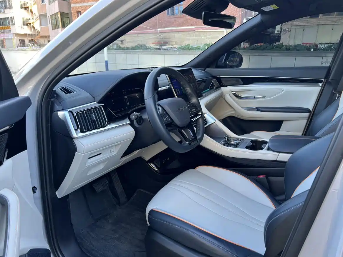 BYD Song PLUS PHEV 2024 Glory Edition DM-i 71km Luxury фото 3