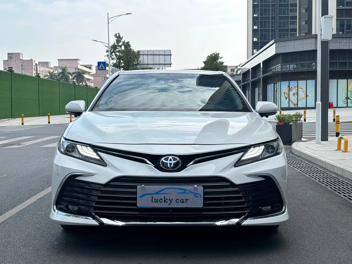 Toyota Camry 2023 2.5G Luxury Edition фото 2