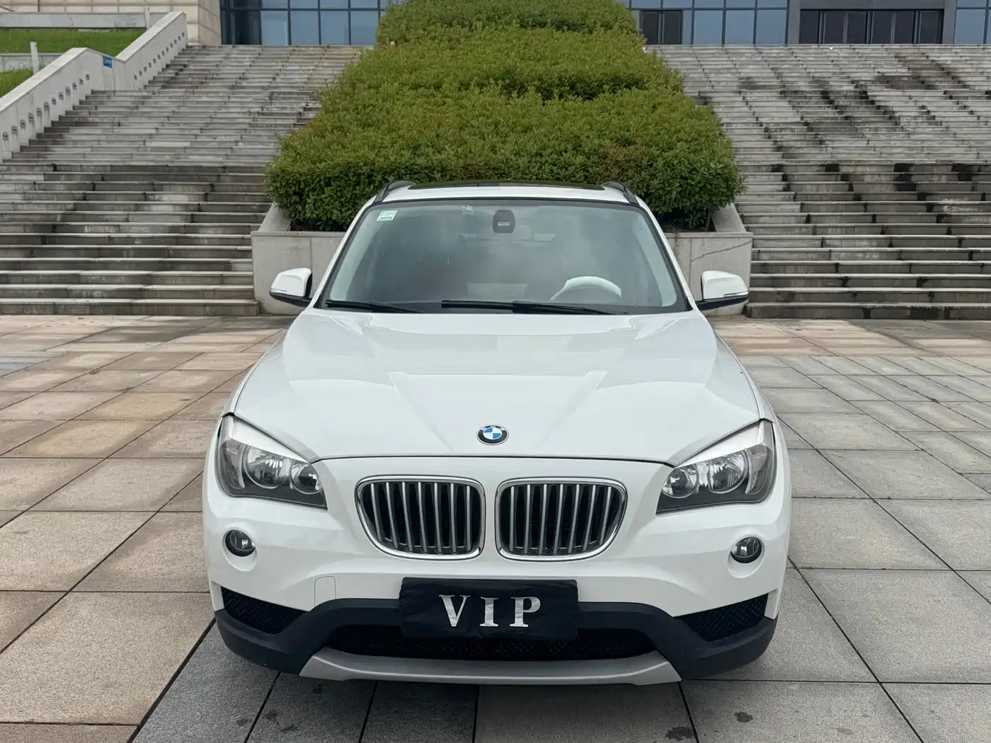 Фото 2 - BMW X1