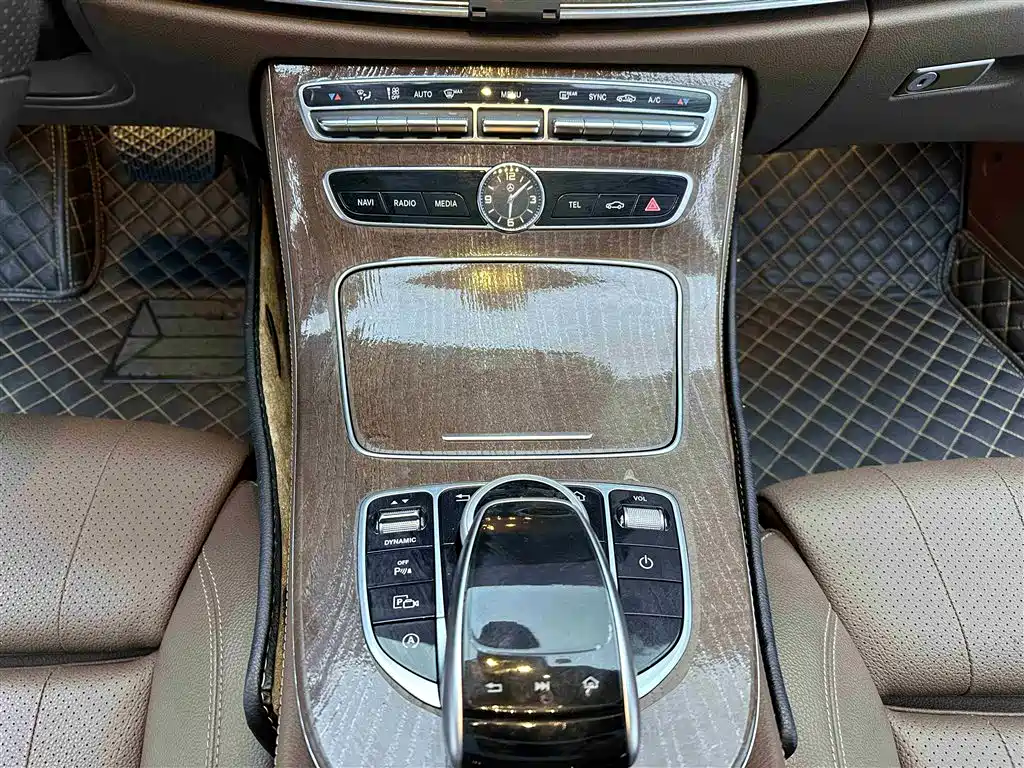 Mercedes-Benz E-Class 2018 Facelift E 200 L фото 13
