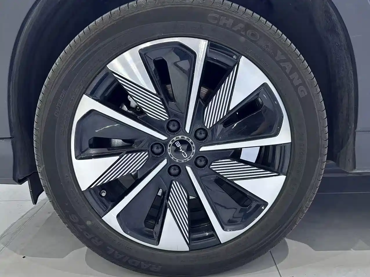 Photo 3 - BYD Song PLUS PHEV