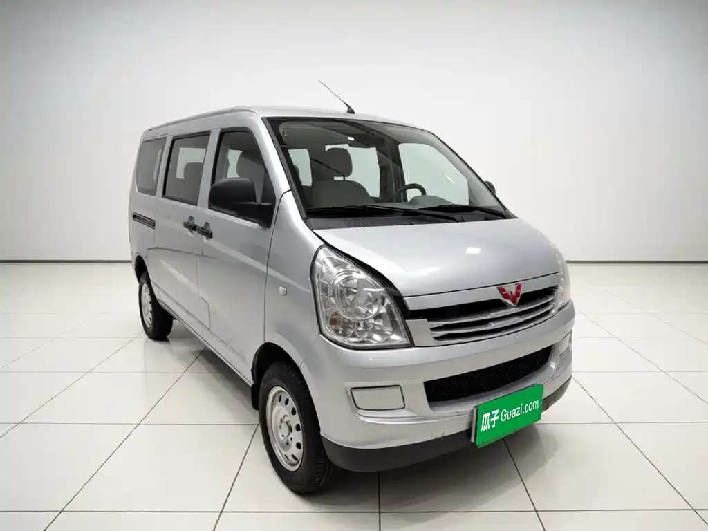 Wuling Motors Wuling Rongguang 2017 2014 1.2L S Base Model