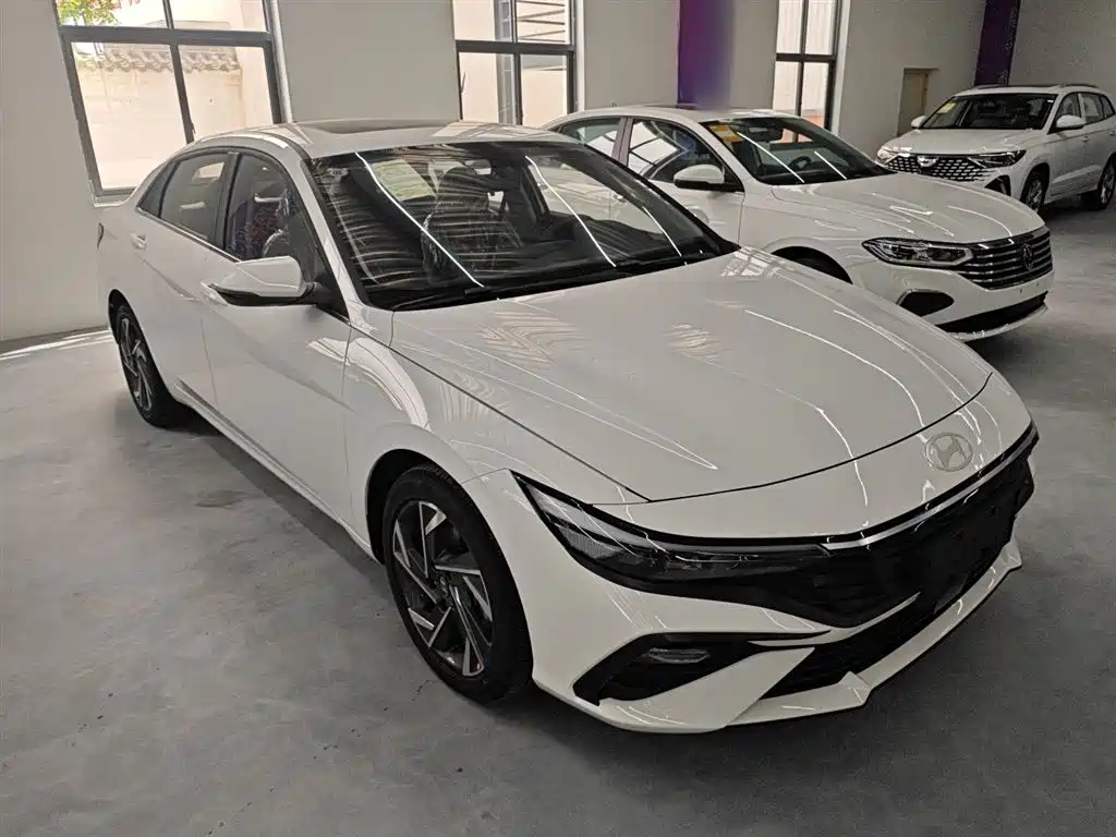 Hyundai Elantra 2023 1.5L CVT GLX Elite Edition фото 22