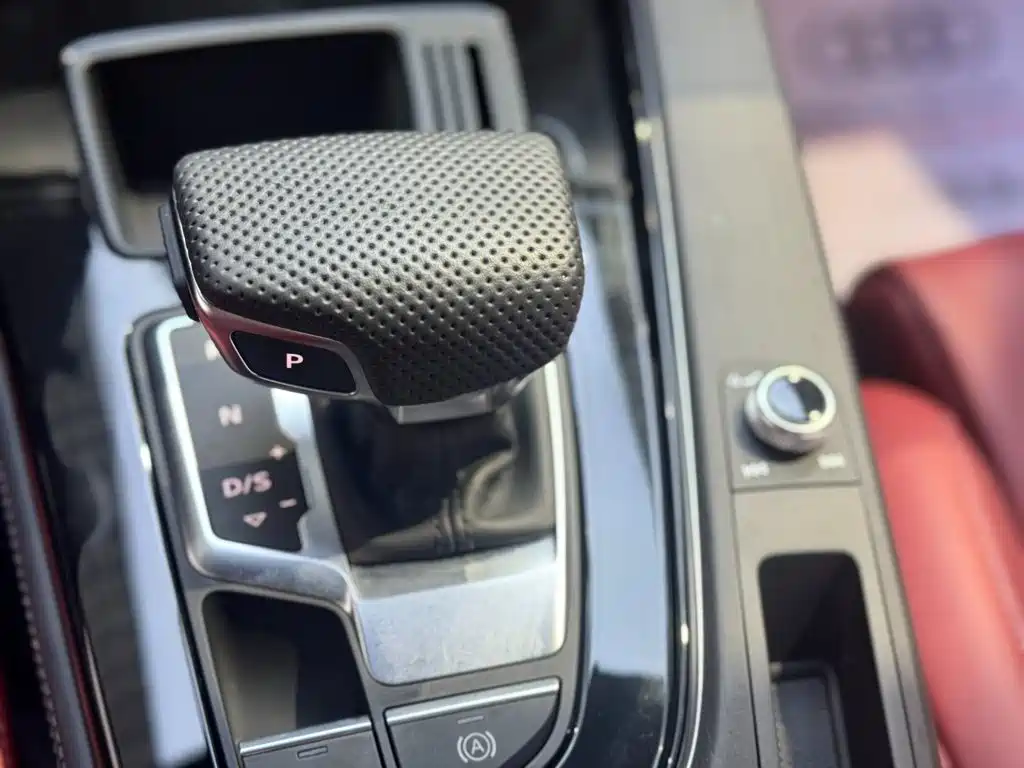 Audi A4L 2025 2024 40 TFSI Luxury Dynamic