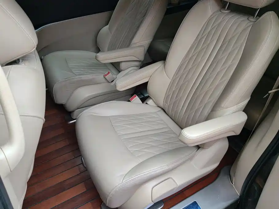 Фото 11 - Buick GL8