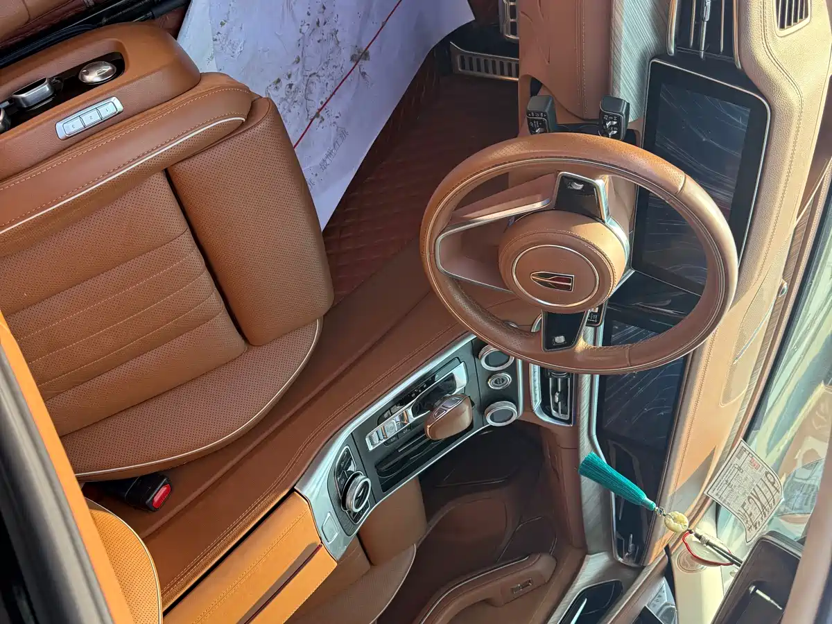 Hongqi H9 2022 2.0T Smart Connect Flag Smooth Edition фото 4