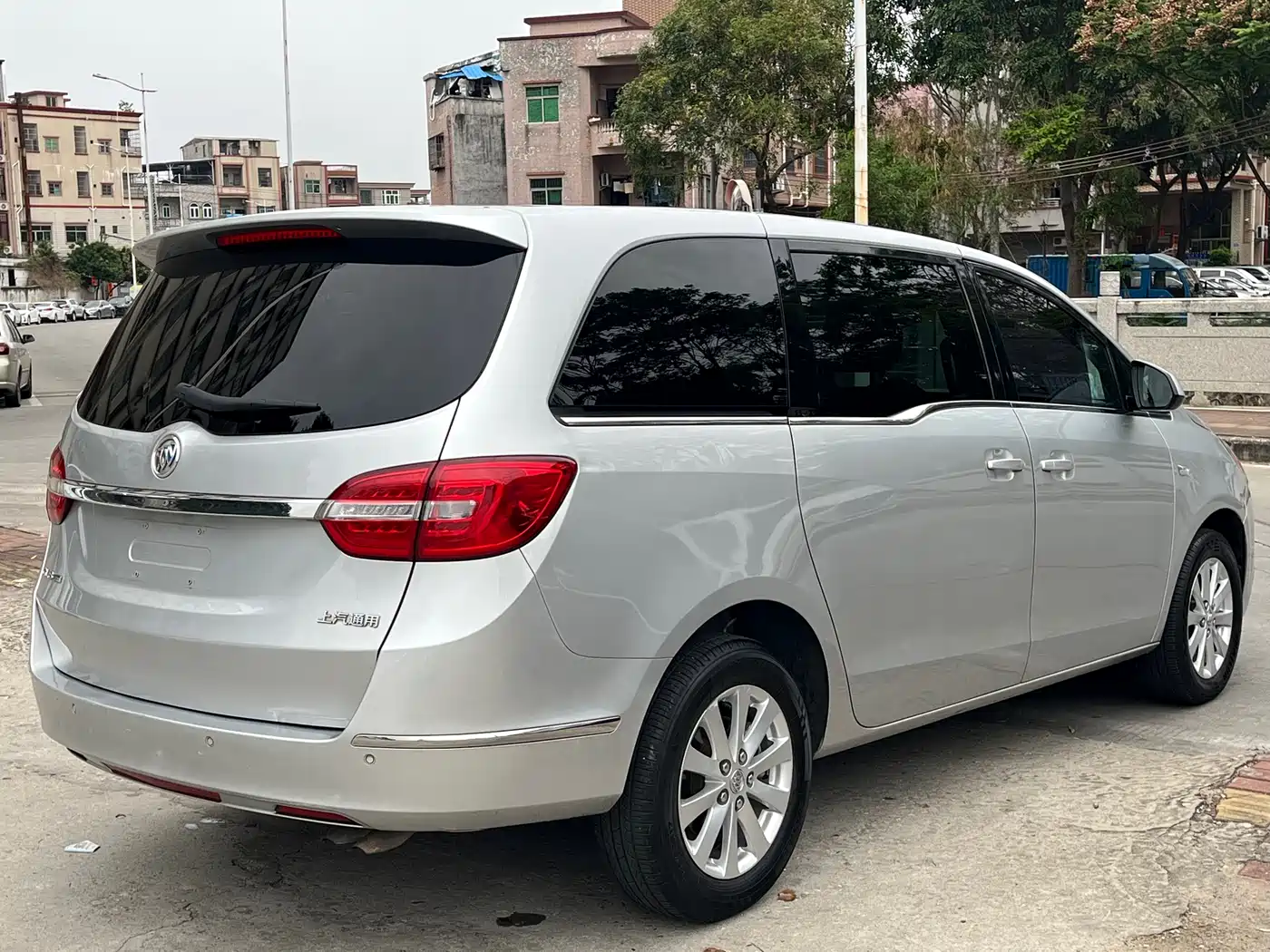 Buick GL8 2018 28T Comfort China VI фото 11