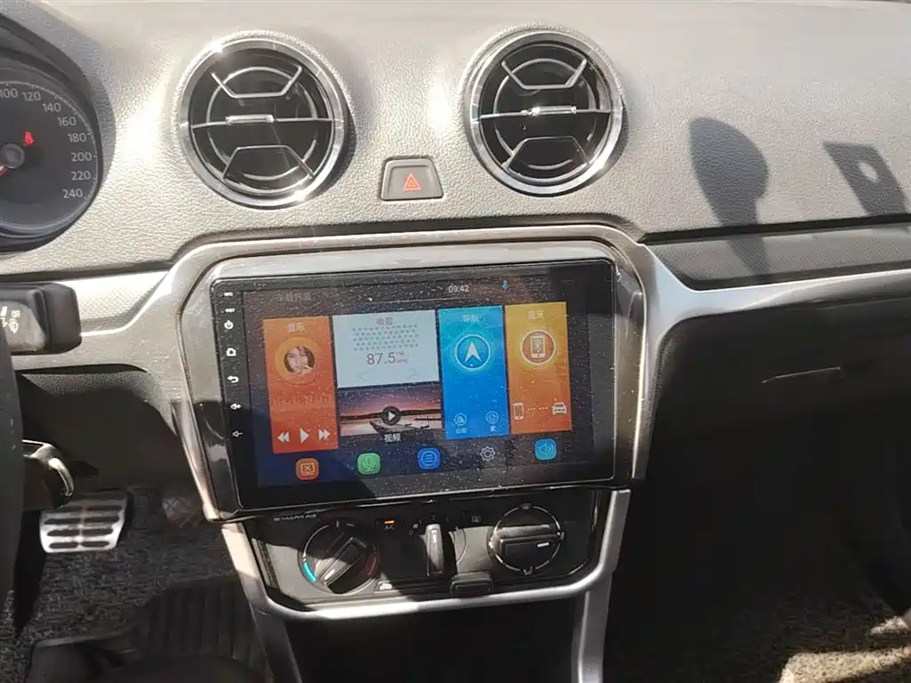 Volkswagen Jetta 2019 Dream Edition 1.5L Manual Fashion фото 13