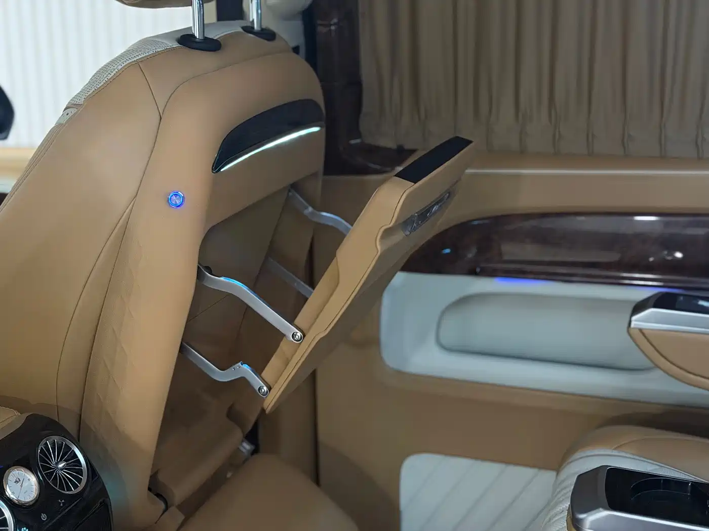 Mercedes-Benz Vito 2021 2.0T Business Edition 7-seater фото 9