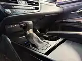 Фото 13 - Lexus ES