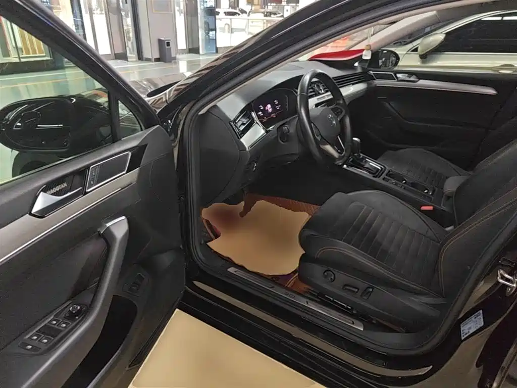 Volkswagen Magotan 2021 330TSI DSG 30th Anniversary Edition фото 16