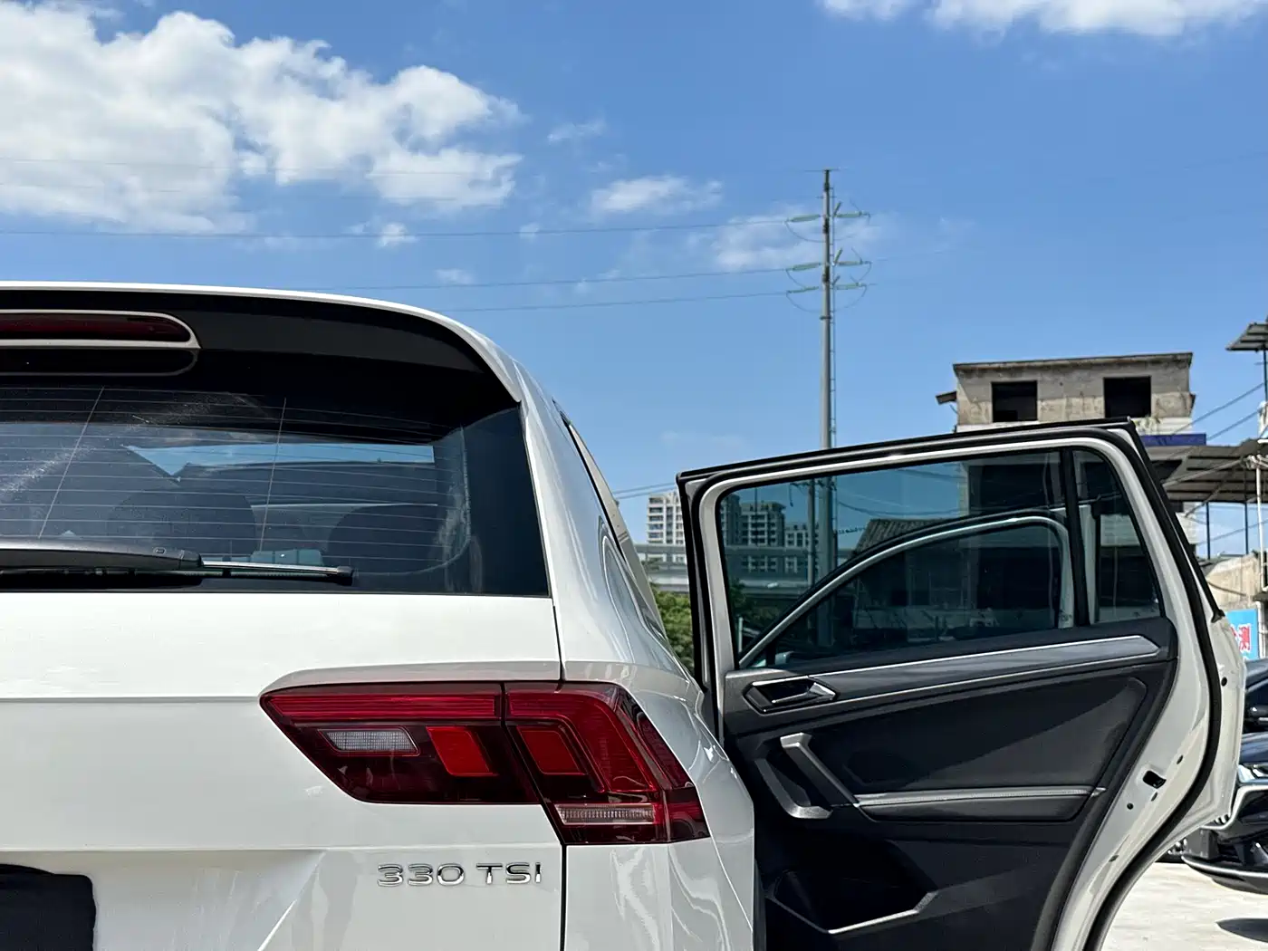 Volkswagen Tiguan L 2021 330TSI Automatic 2WD R-Line Premium фото 21