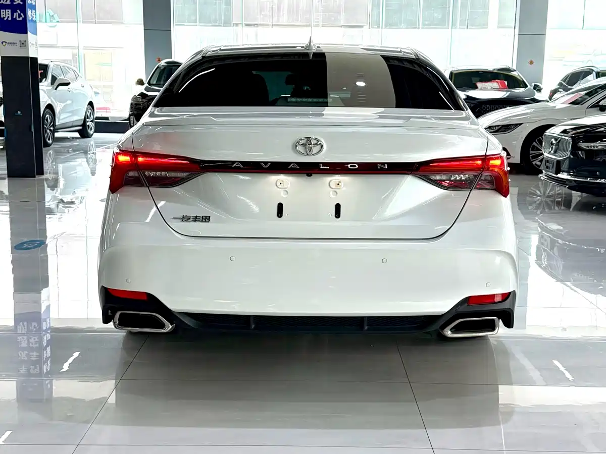 Toyota Avalon 2023 2.5L Luxury Edition фото 8
