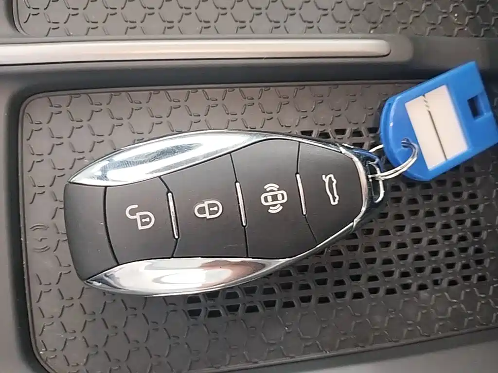 Hongqi EH7 2026 2025 690 Smart Selection Edition