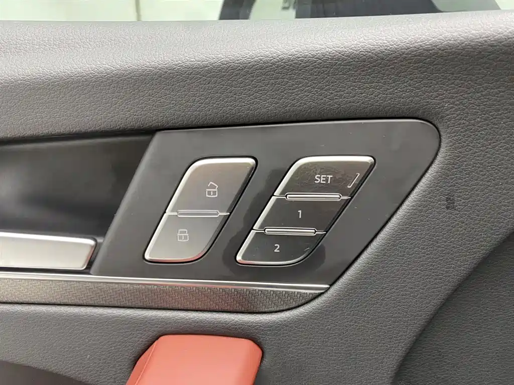 Audi Q5L 2024 Model 45 TFSI Luxury Dynamic фото 18