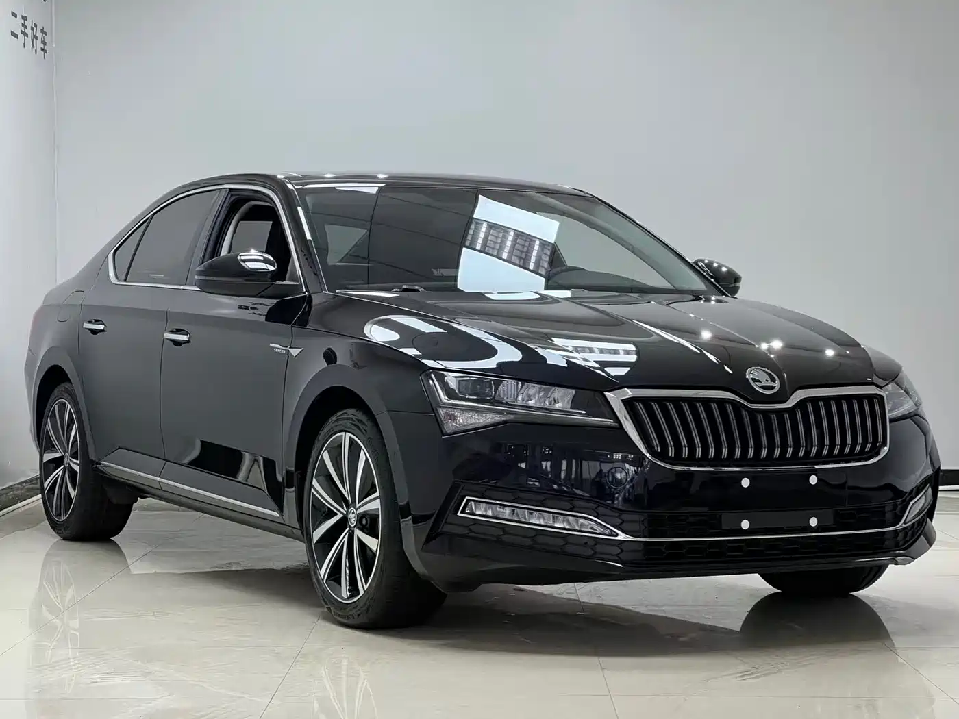 Škoda Superb 2024 TSI280 DSG Premium Edition фото 3