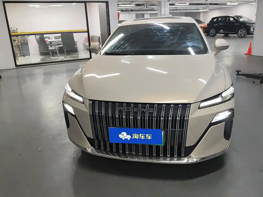 Roewe M7 DMH 2025 2025 Base