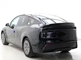 Photo 8 - Tesla Model Y L