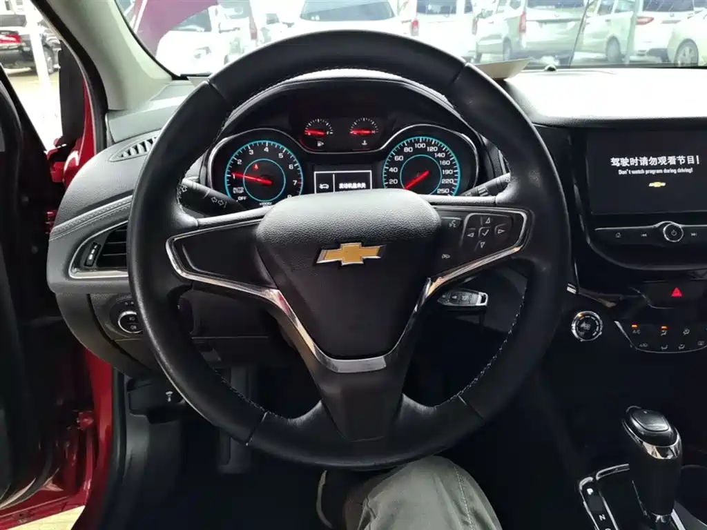 Chevrolet Cruze 2018 Facelift 320 Automatic Stylish Urban Edition фото 11