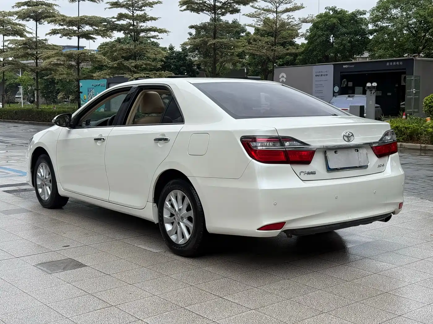 Toyota Camry 2015 2.0G Leading Edition фото 6