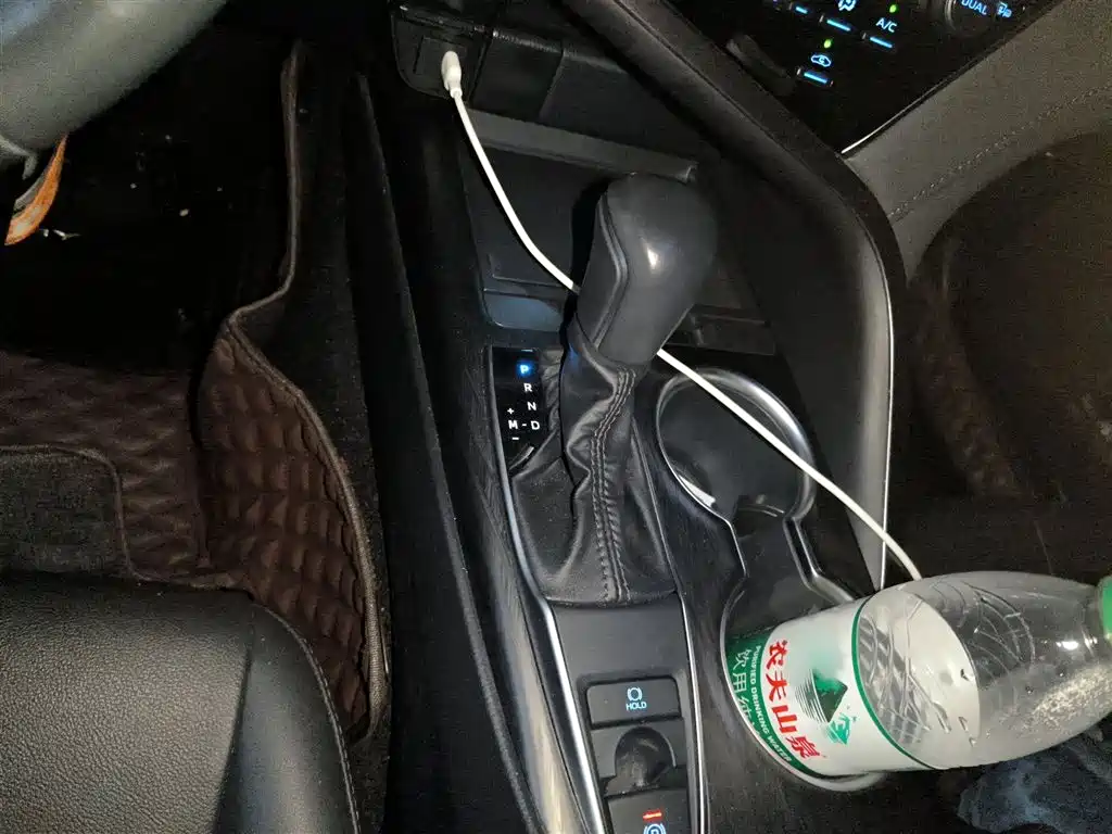 Toyota Camry 2021 2.0G Luxury Edition фото 9