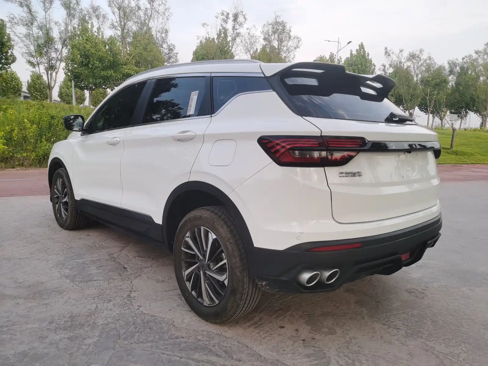 Фото 5 - Geely Coolray