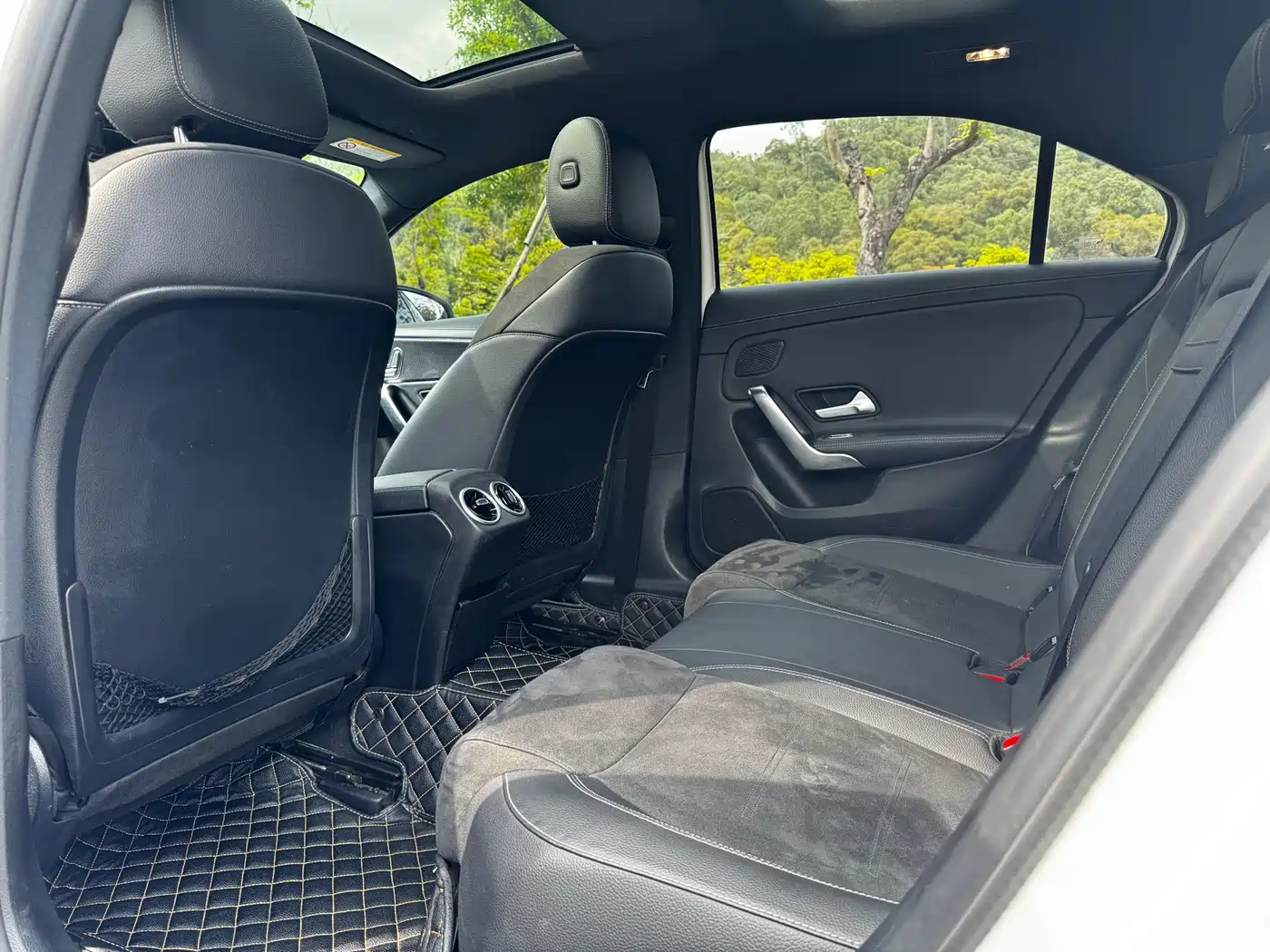 Mercedes-Benz A-Class 2019 Facelift A 200 L Sports Sedan фото 5