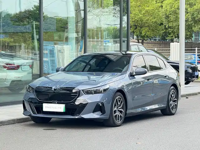 BMW i5 2024 eDrive 35L Premium Model M Sport Package