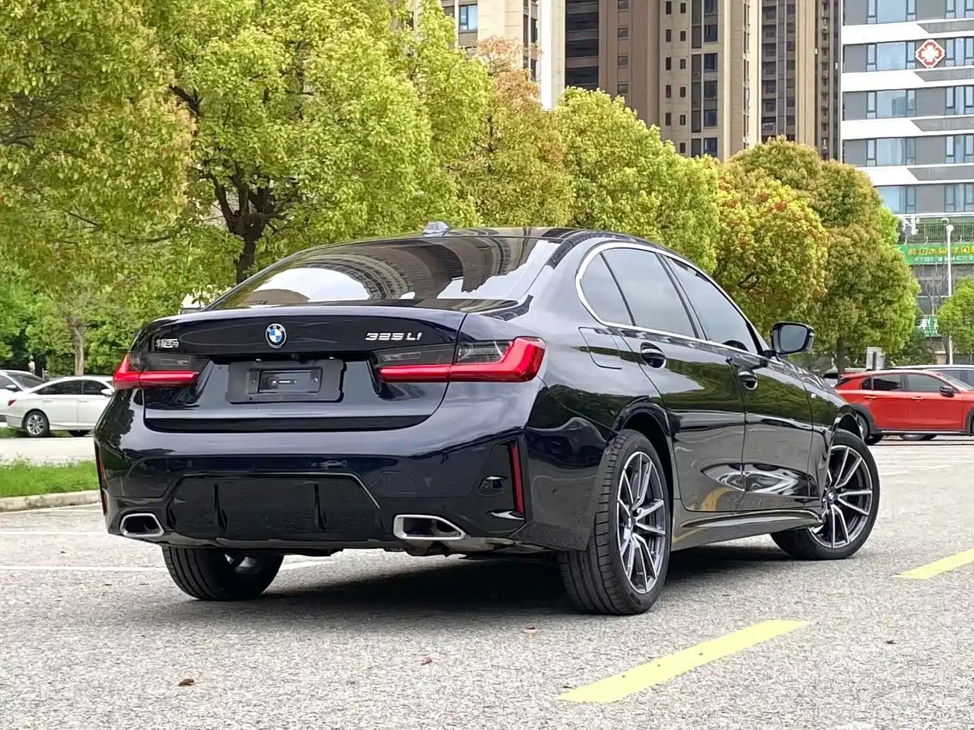 BMW 3 Series 2025 325Li M Sport Package фото 8