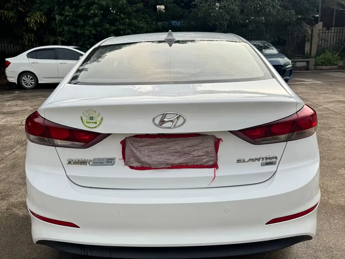 Hyundai Elantra 2016 Model 1.6L Automatic Smart Elite фото 5