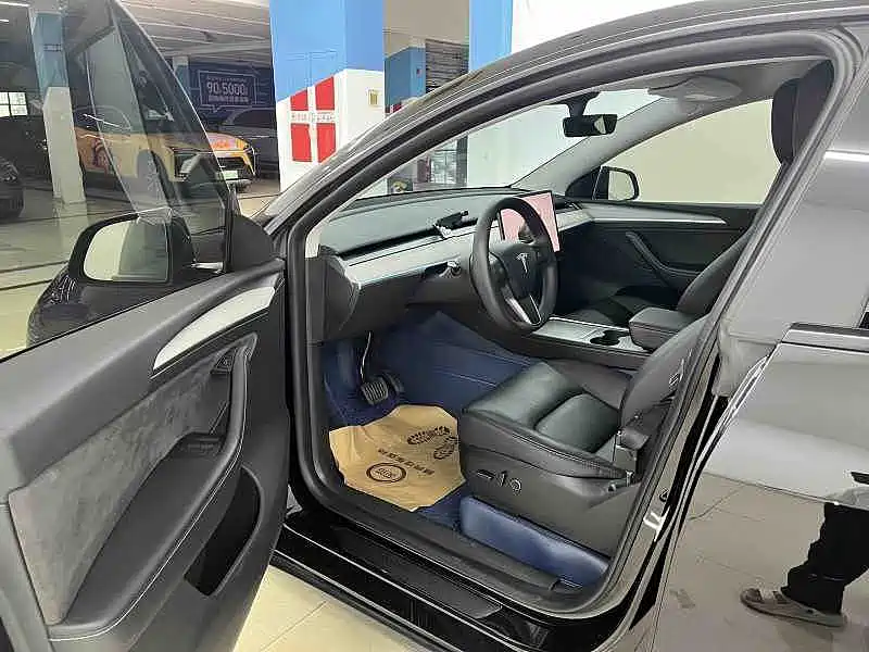Фото 4 - Tesla Model Y