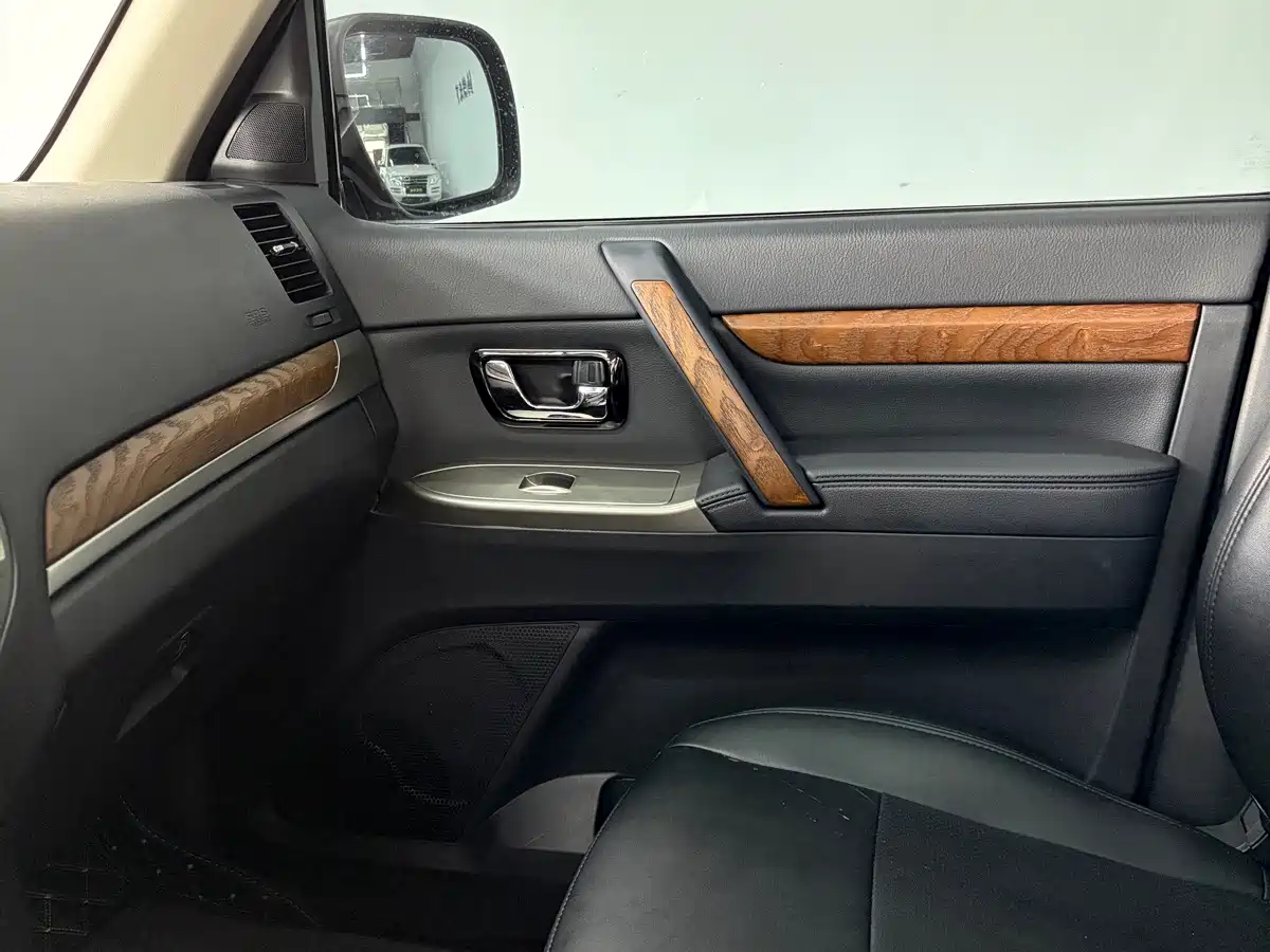 Фото 11 - Mitsubishi Pajero (Import)