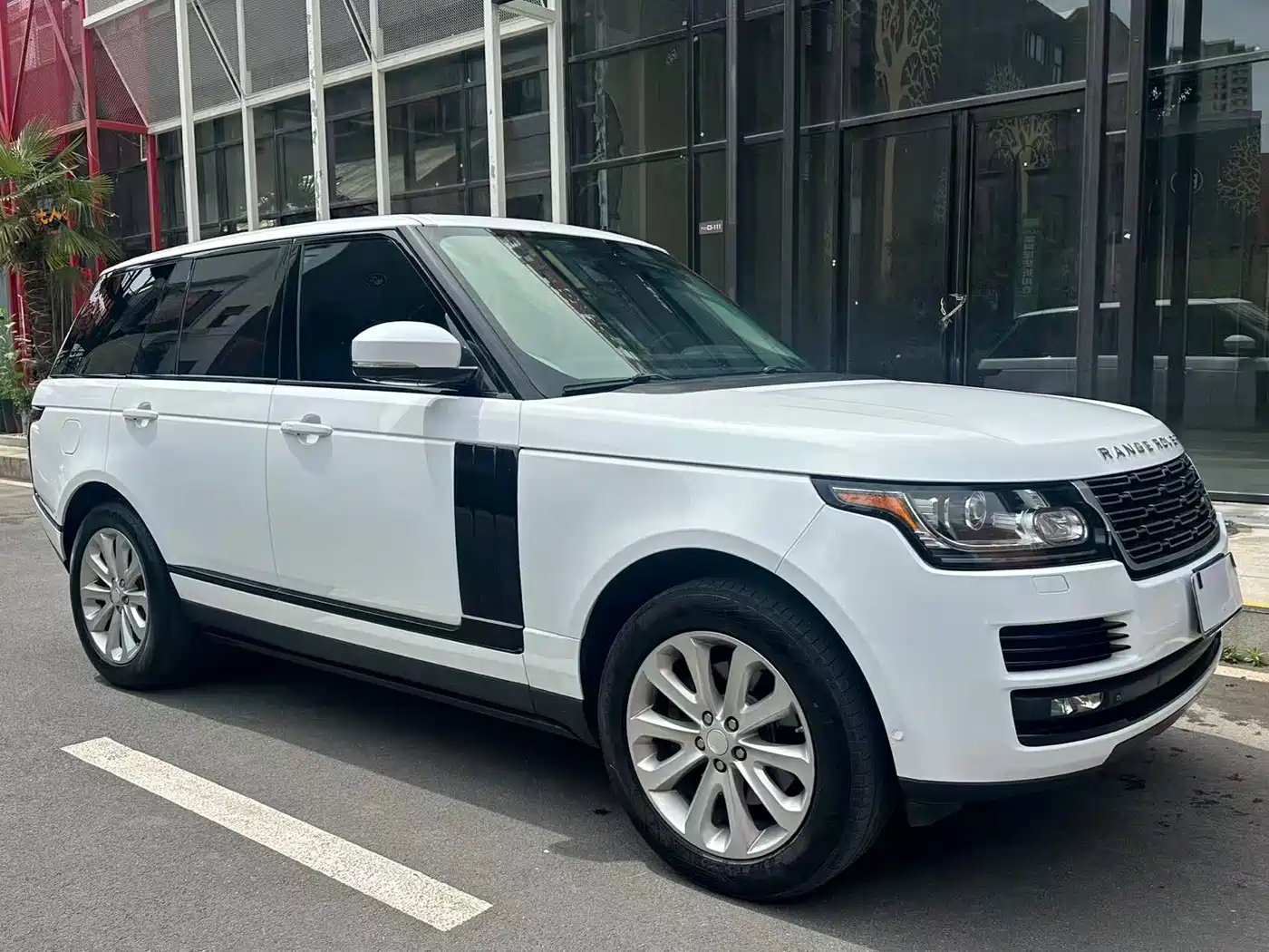 Land Rover Range Rover 2014 3.0 SC V6 Vogue SE фото 3