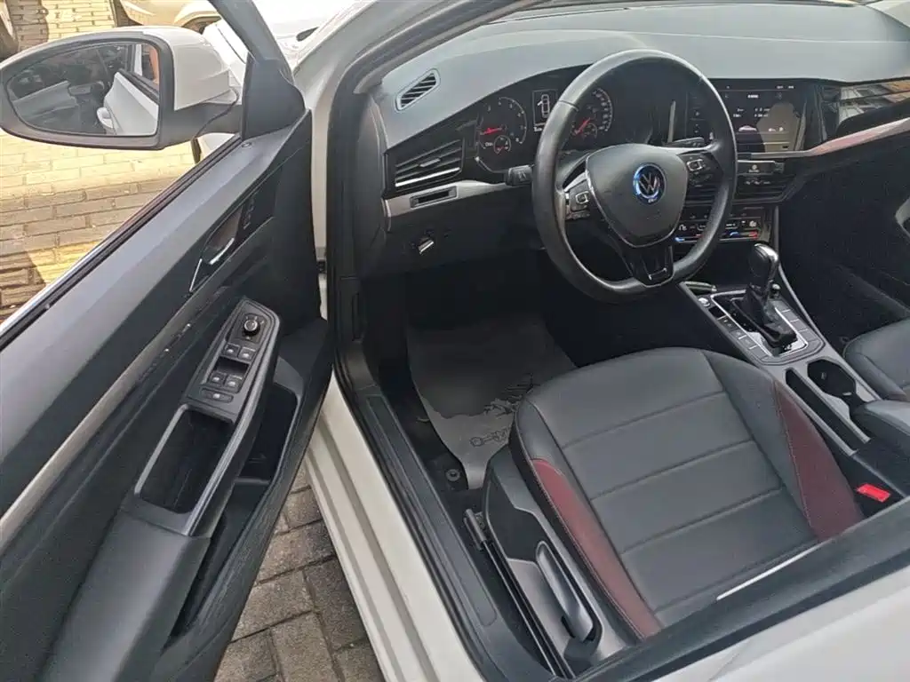 Volkswagen Bora 2021 1.5L Automatic Elite Smart Edition фото 16
