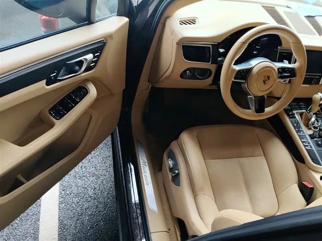 Porsche Macan 2016 Macan 2.0T фото 16