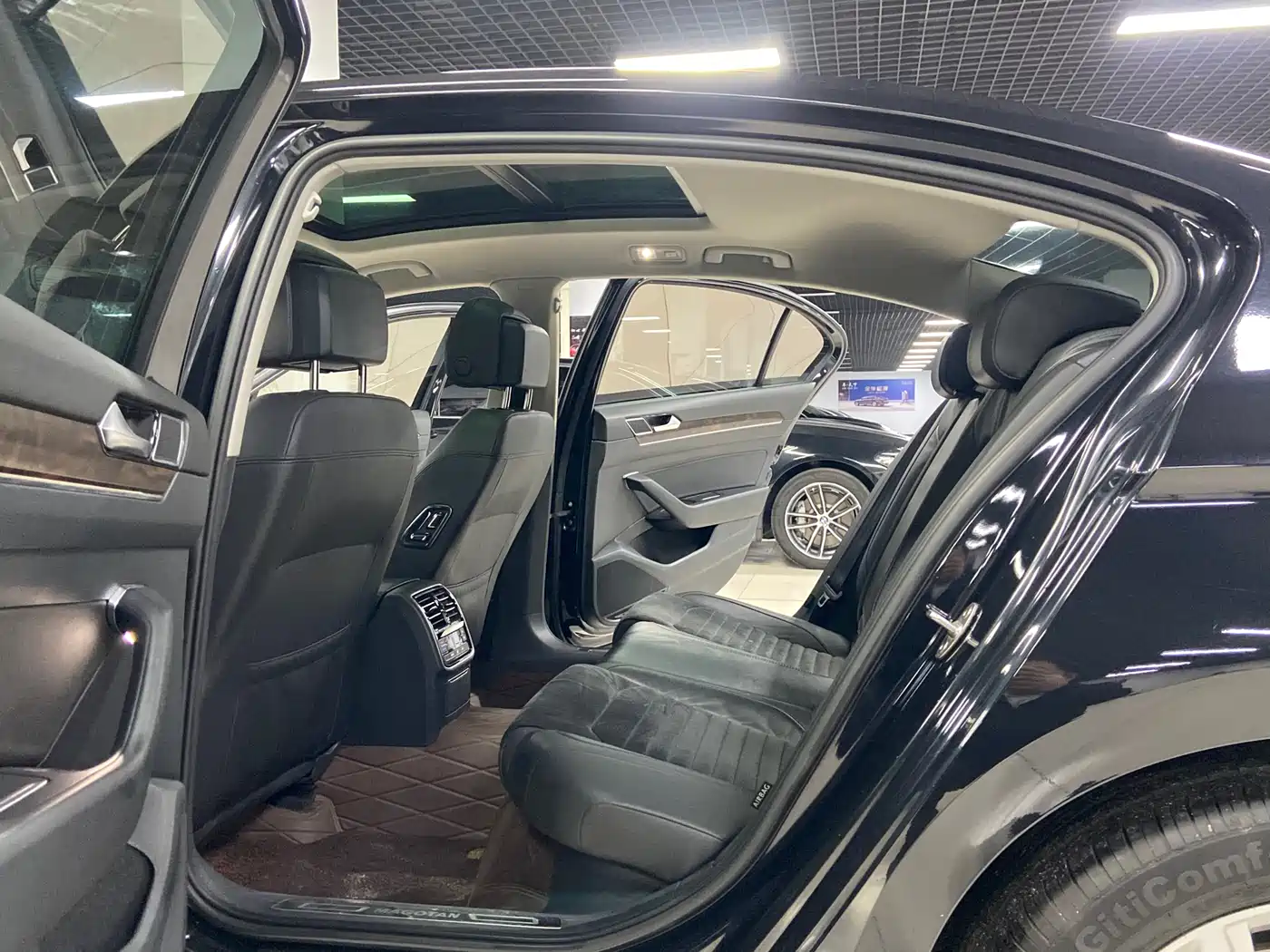 Volkswagen Magotan 2017 330TSI DSG Luxury фото 9