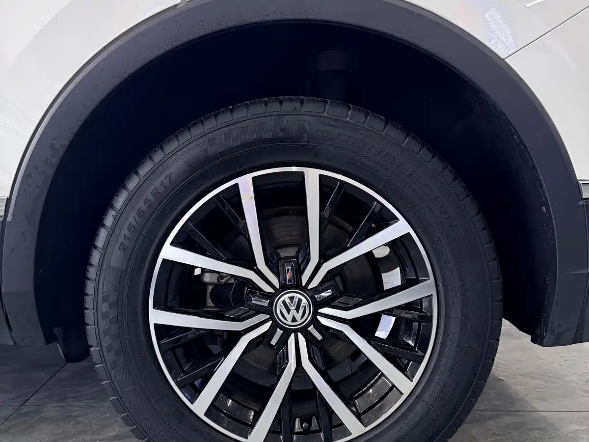 Volkswagen Tiguan L 2018 Facelift 330TSI Automatic 2WD Luxury Edition фото 26