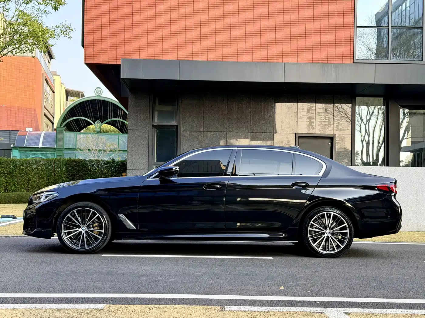 BMW 5 Series 2022 Facelift 530Li Leading M Sport Package фото 12