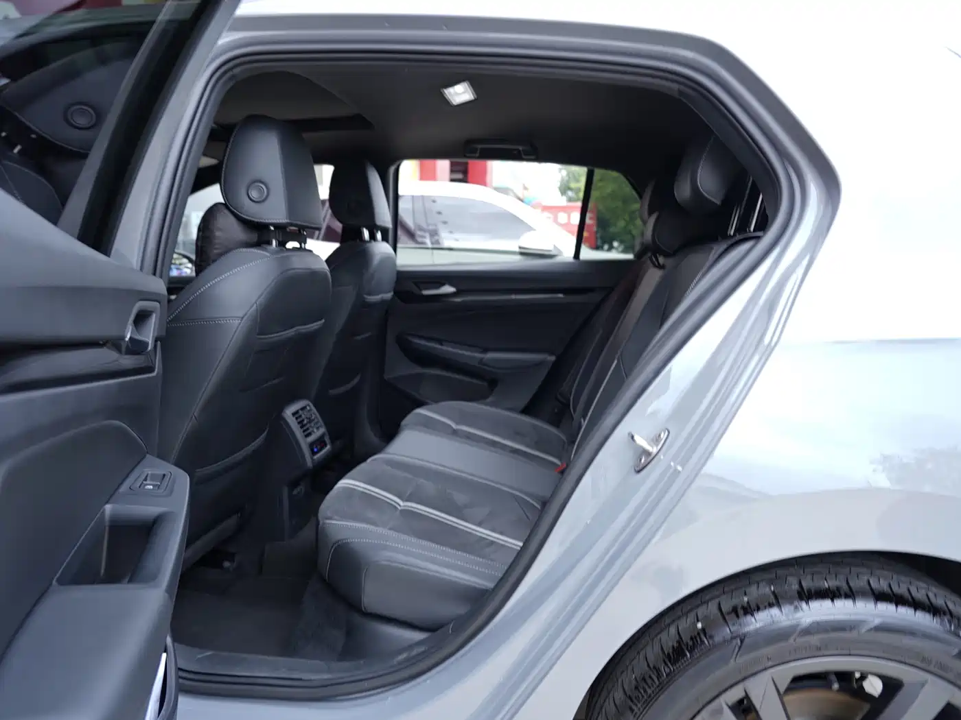 Volkswagen Golf 2021 280TSI DSG R-Line фото 6