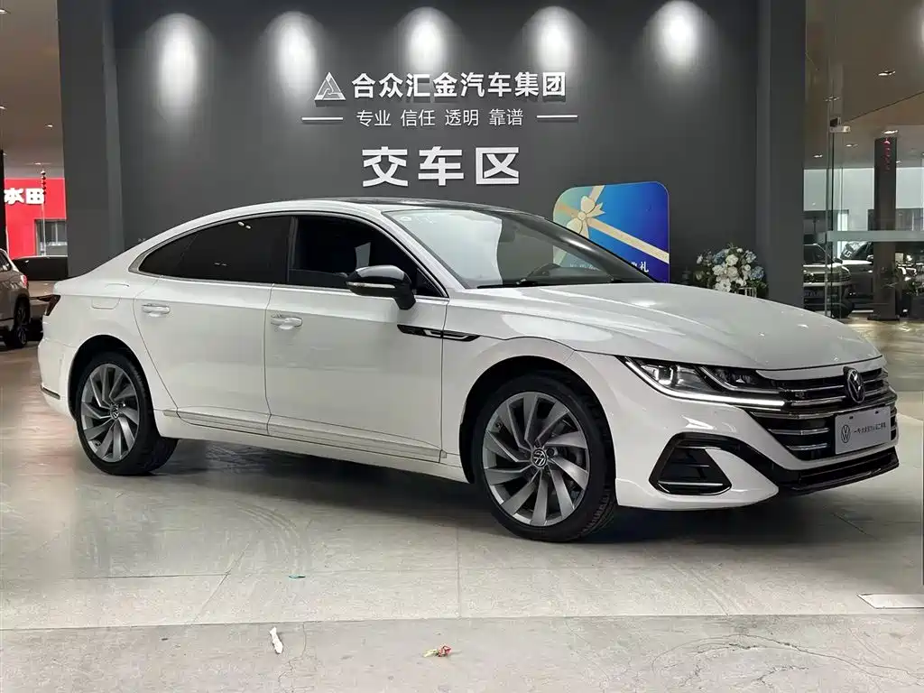 Volkswagen FAW-Volkswagen CC 2023 380TSI Eye-catching Edition фото 5