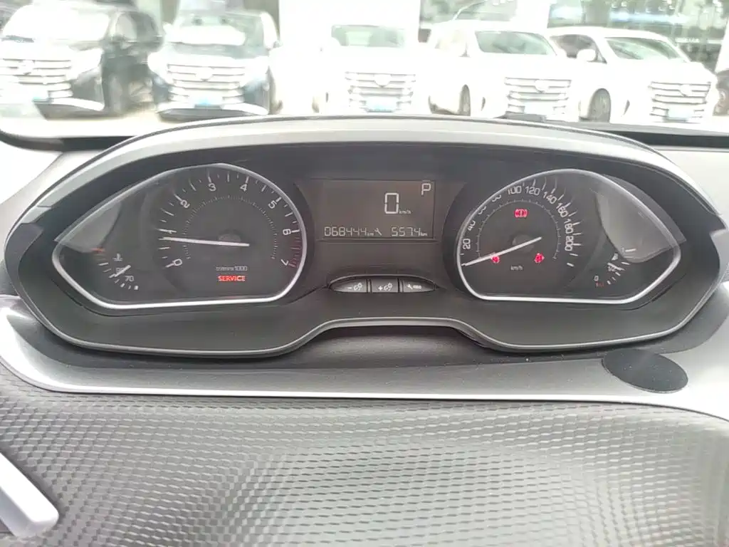 Peugeot 2008 2016 2014 1.6L Automatic Fashion Edition