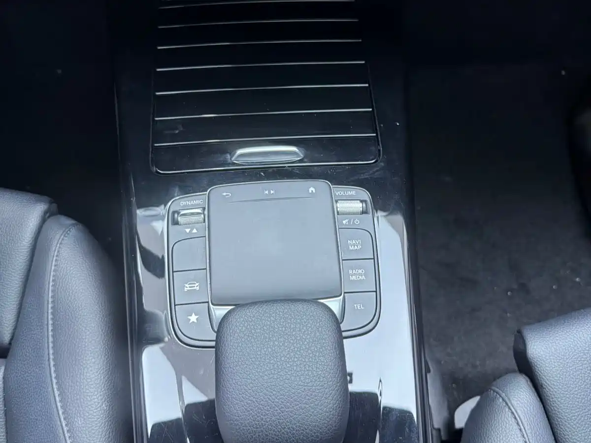 Mercedes-Benz A-Class 2022 A 180 L фото 14